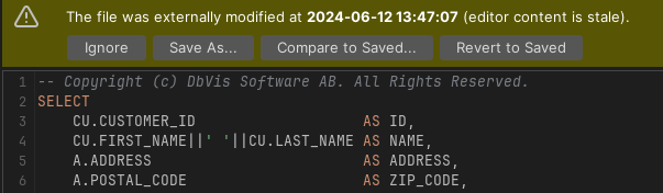 Screenshot showing a stale files warning in SQL Commander